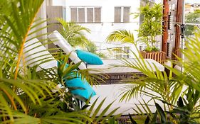 Azure Beach Boutique Hotel  3*